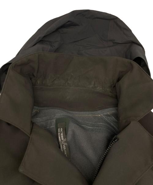 ARC'TERYX VEILANCE（アークテリクスヴェイランス）ARC'TERYX VEILANCE (アークテリクスヴェイランス) フーデッドコート グレー サイズ:XSの古着・服飾アイテム