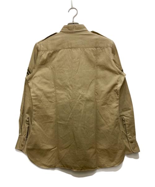 VINTAGE（ヴィンテージ）VINTAGE (ヴィンテージ) STAND UP COLLAR 袖ワッペンシャツ/スタンドアップカラー ベージュ サイズ:15－33の古着・服飾アイテム