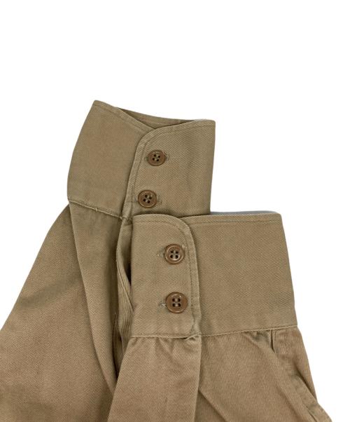 VINTAGE（ヴィンテージ）VINTAGE (ヴィンテージ) STAND UP COLLAR 袖ワッペンシャツ/スタンドアップカラー ベージュ サイズ:15－33の古着・服飾アイテム