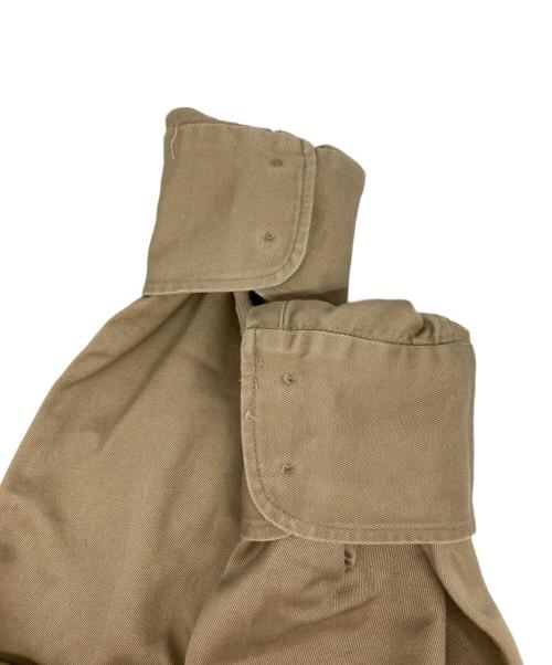 VINTAGE（ヴィンテージ）VINTAGE (ヴィンテージ) STAND UP COLLAR 袖ワッペンシャツ/スタンドアップカラー ベージュ サイズ:15－33の古着・服飾アイテム