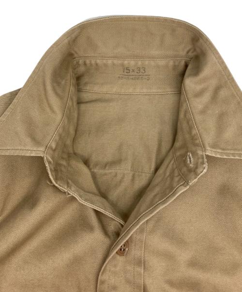 VINTAGE（ヴィンテージ）VINTAGE (ヴィンテージ) STAND UP COLLAR 袖ワッペンシャツ/スタンドアップカラー ベージュ サイズ:15－33の古着・服飾アイテム