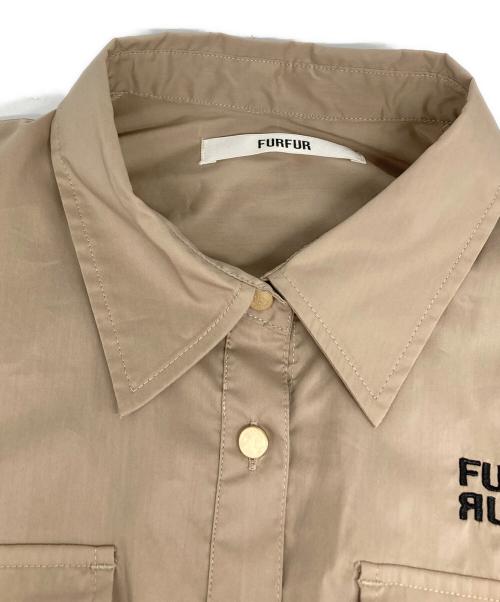furfur（ファーファー）FURFUR (ファーファー) ベルト付きシャツワンピース ベージュ サイズ:00 未使用品の古着・服飾アイテム