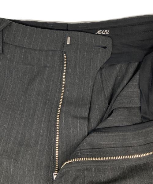 masu（エムエーエスユー）masu (エムエーエスユー) RED ANGEL WIDE TROUSERS/レッドエンジェルワイドトラウザーズ グレー サイズ:44の古着・服飾アイテム