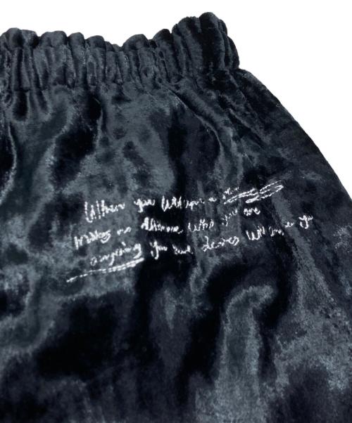 crinkle crinkle crinkle（クリンクル クリンクル クリンクル）crinkle crinkle crinkle (クリンクル クリンクル クリンクル) 刺繍ベロアパンツ ブラック サイズ:freeの古着・服飾アイテム