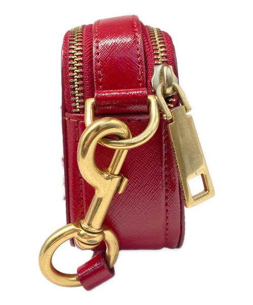 MARC JACOBS（マークジェイコブス）MARC JACOBS (マークジェイコブス) ハンドトゥーハートスナップショット レッドの古着・服飾アイテム