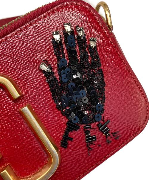 MARC JACOBS（マークジェイコブス）MARC JACOBS (マークジェイコブス) ハンドトゥーハートスナップショット レッドの古着・服飾アイテム