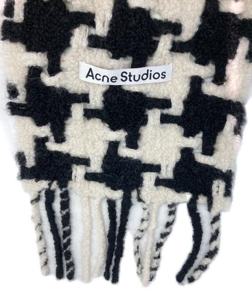 Acne studios（アクネ ストゥディオズ）Acne studios (アクネ ストゥディオズ) ハウンドトゥースマフラー ホワイト×ブラックの古着・服飾アイテム
