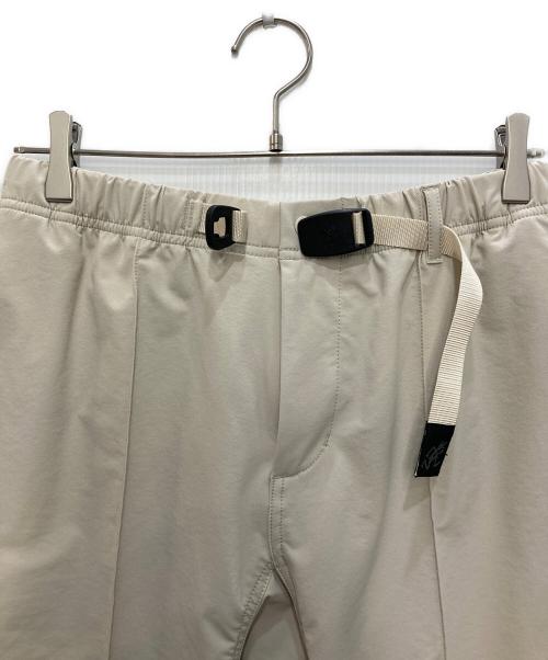 GRAMICCI（グラミチ）GRAMICCI (グラミチ) ESTNATION (エストネーション) ストレッチセンタープレスパンツ ベージュ サイズ:Ｍの古着・服飾アイテム