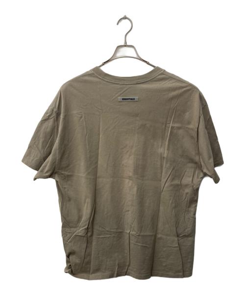 FOG ESSENTIALS（フィアオブゴッド エッセンシャル）FOG ESSENTIALS (フィアオブゴッド エッセンシャル) 半袖ロゴTシャツ ベージュ サイズ:Lの古着・服飾アイテム