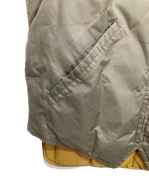 Eddie Bauer（エディーバウアー）Eddie Bauer (エディーバウアー) オールドダウンベスト カーキ サイズ:不明の古着・服飾アイテム
