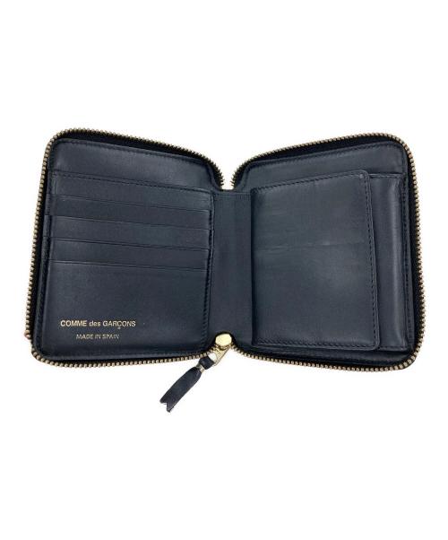 COMME des GARCONS（コムデギャルソン）COMME des GARCONS (コムデギャルソン) エンボスフォレスト 二つ折り財布 ブラックの古着・服飾アイテム