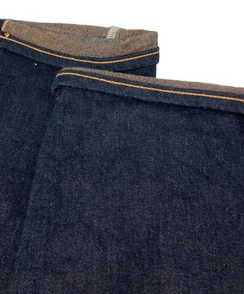 ONI DENIM（オニデニム）ONI DENIM (オニデニム) Relax Tapered 15oz Stretch Denim Grayish Olive Topping インディゴ サイズ:W36の古着・服飾アイテム
