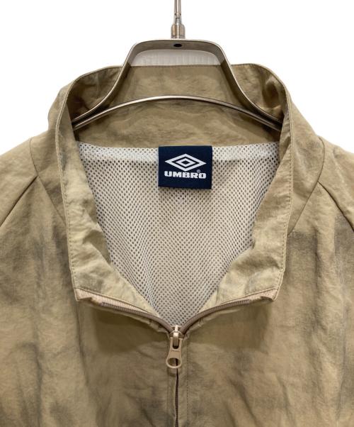 UMBRO（アンブロ）UMBRO (アンブロ) FREAK'S STORE (フリークスストア) 別注ナイロンジャケット ベージュ サイズ:Ｍの古着・服飾アイテム