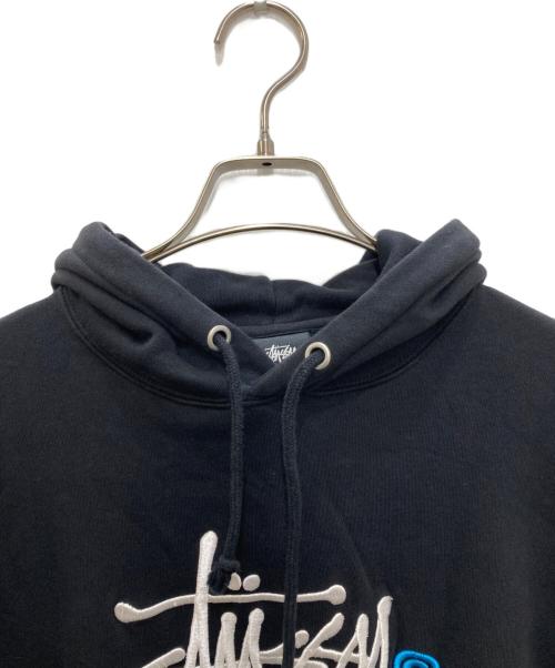 stussy（ステューシー）stussy (ステューシー) ロゴ刺繍パーカー ブラック サイズ:Mの古着・服飾アイテム