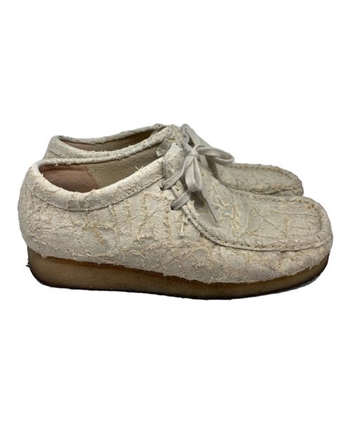 CLARKS（クラークス）CLARKS (クラークス) ワラビーシューズ ホワイト サイズ:26.0の古着・服飾アイテム