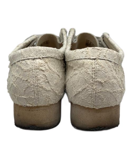 CLARKS（クラークス）CLARKS (クラークス) ワラビーシューズ ホワイト サイズ:26.0の古着・服飾アイテム