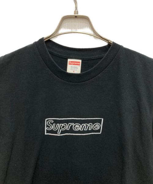 SUPREME（シュプリーム）SUPREME (シュプリーム) KAWS (カウズ) chalk logo tee ブラック サイズ:Ｓの古着・服飾アイテム
