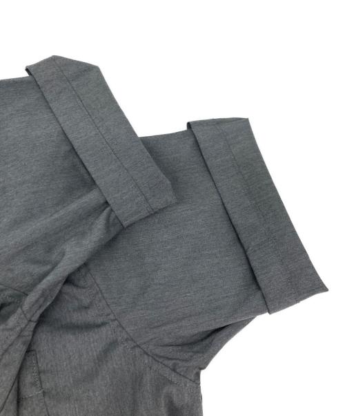WHITE MOUNTAINEERING（ホワイトマウンテ二アニング）WHITE MOUNTAINEERING (ホワイトマウンテ二アニング) REGULAR COLLAR S/S SHIRT グレーの古着・服飾アイテム