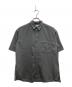 WHITE MOUNTAINEERING（ホワイトマウンテ二アニング）の古着「REGULAR COLLAR S/S SHIRT」｜グレー