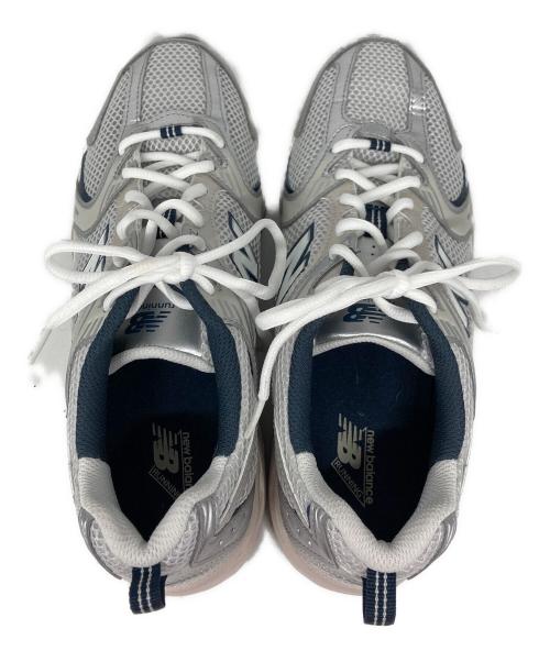NEW BALANCE（ニューバランス）NEW BALANCE (ニューバランス) ローカットスニーカー シルバー サイズ:US8の古着・服飾アイテム