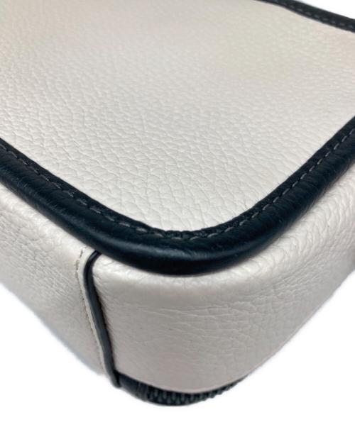 COACH（コーチ）COACH (コーチ) ワイアット クロスボディ バッグ ホワイト×ブラックの古着・服飾アイテム