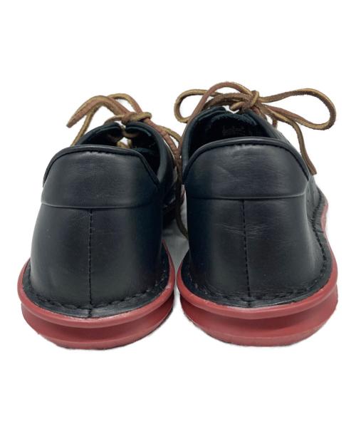 CLARKS（クラークス）CLARKS (クラークス) Tamho Race　スニーカー ブラック サイズ:US8の古着・服飾アイテム