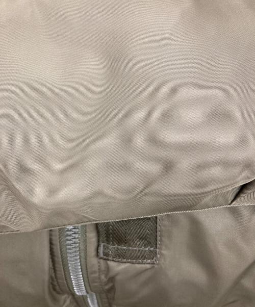 DAIWA PIER39（ダイワ ピア39）DAIWA PIER39 (ダイワ ピア39) TECH 2WAY MA-1 DOWN JACKET カーキ サイズ:Mの古着・服飾アイテム