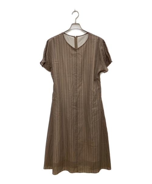 UNTITLED（アンタイトル）UNTITLED (アンタイトル) シアーストライプソフトAラインワンピース ベージュ サイズ:Ｌ 未使用品の古着・服飾アイテム