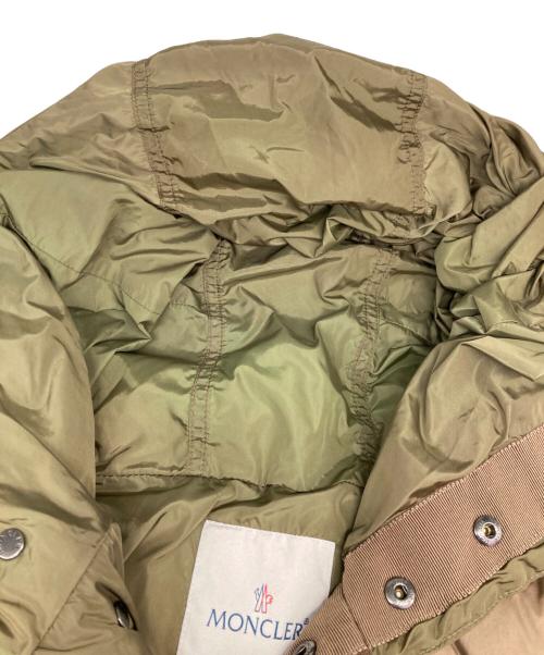MONCLER（モンクレール）MONCLER (モンクレール) sacai (サカイ) SERI GIUBBOTTO ダウンジャケット カーキの古着・服飾アイテム