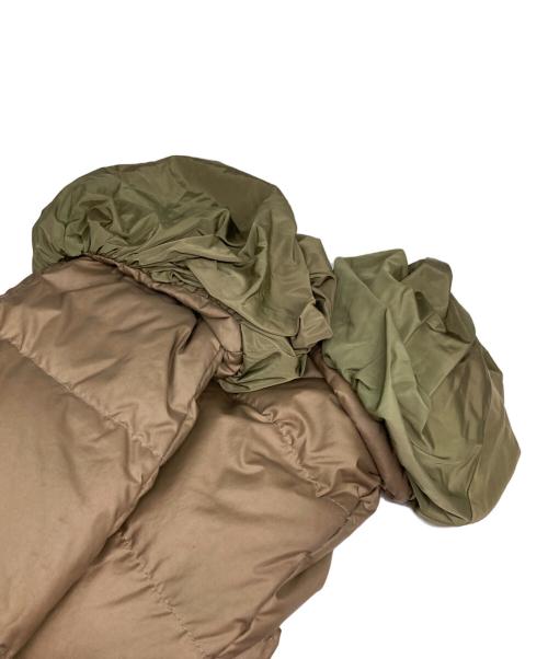 MONCLER（モンクレール）MONCLER (モンクレール) sacai (サカイ) SERI GIUBBOTTO ダウンジャケット カーキの古着・服飾アイテム
