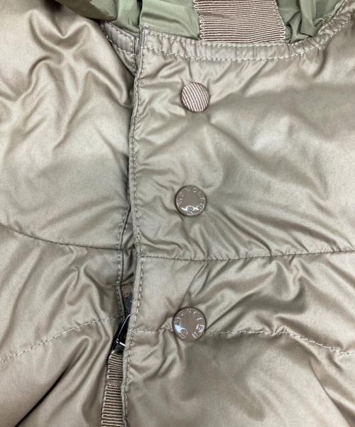 MONCLER（モンクレール）MONCLER (モンクレール) sacai (サカイ) SERI GIUBBOTTO ダウンジャケット カーキの古着・服飾アイテム