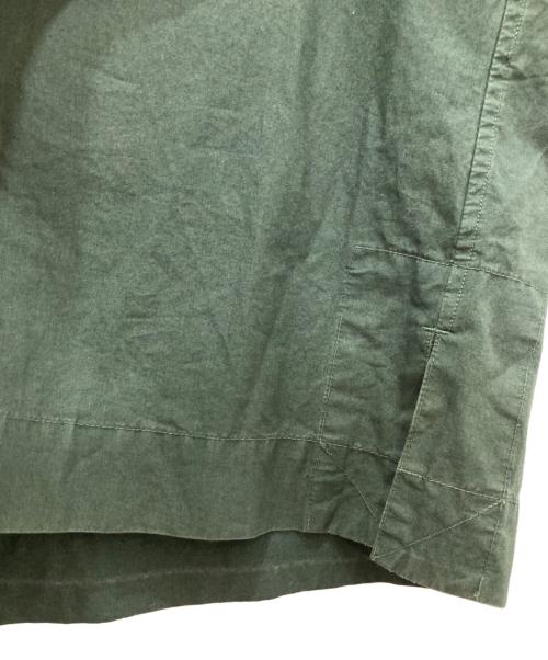 MHL（エムエイチエル）MHL (エムエイチエル) HIGH TWISTED COTTON POPLIN SS SHIRT/ハイ　ツイステッド　コットン　ポップリン　SS　シート オリーブ サイズ:Ｌの古着・服飾アイテム