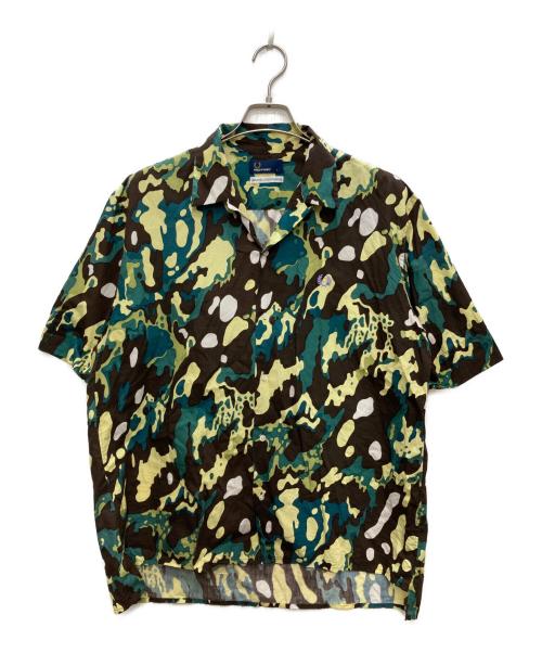 FRED PERRY（フレッドペリー）FRED PERRY (フレッドペリー) ANAKE UTSUNOMIYA 半袖シャツ グリーン サイズ:Lの古着・服飾アイテム