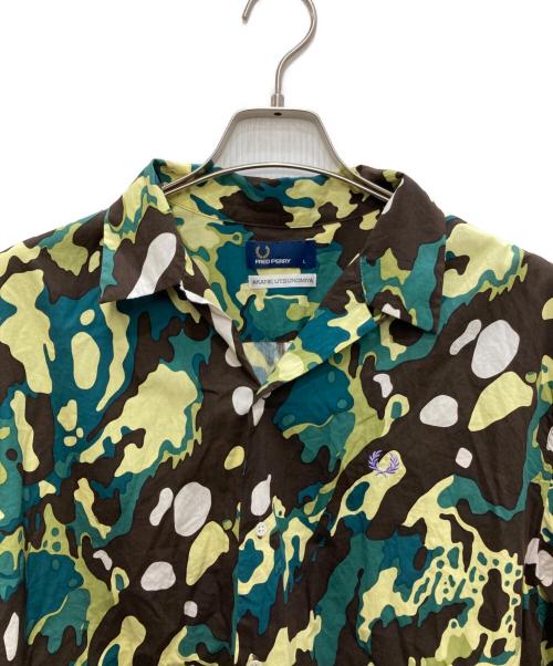 FRED PERRY（フレッドペリー）FRED PERRY (フレッドペリー) ANAKE UTSUNOMIYA 半袖シャツ グリーン サイズ:Lの古着・服飾アイテム