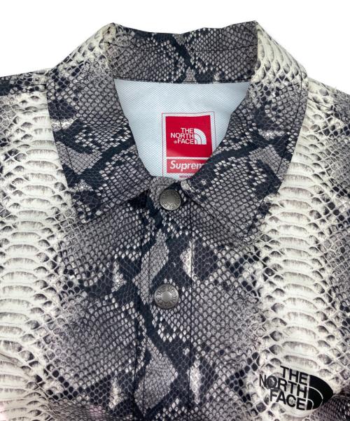 THE NORTH FACE（ザ ノース フェイス）THE NORTH FACE (ザ ノース フェイス) SUPREME (シュプリーム) Snakeskin Taped Seam Coaches Jacket ホワイト×ブラック サイズ:Sの古着・服飾アイテム