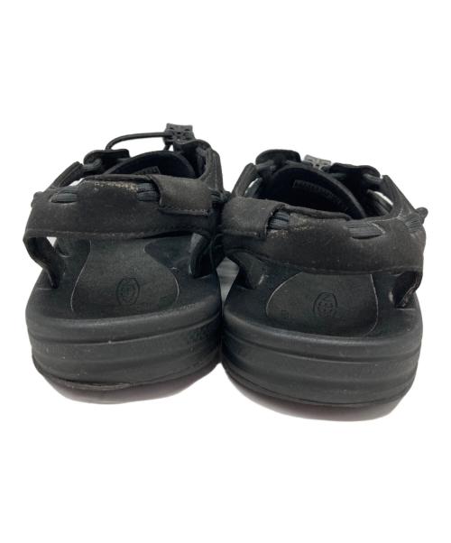 KEEN（キーン）KEEN (キーン) UNEEK MONOCHROME サンダル ブラック サイズ:28の古着・服飾アイテム