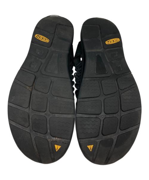 KEEN（キーン）KEEN (キーン) UNEEK MONOCHROME サンダル ブラック サイズ:28の古着・服飾アイテム