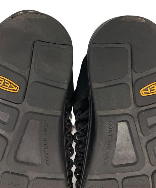 KEEN（キーン）KEEN (キーン) UNEEK MONOCHROME サンダル ブラック サイズ:28の古着・服飾アイテム