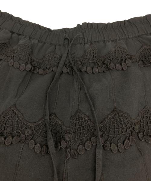 crinkle crinkle crinkle（クリンクル クリンクル クリンクル）crinkle crinkle crinkle (クリンクル クリンクル クリンクル) 3D peacock embroidery pants ブラック サイズ:Freeの古着・服飾アイテム