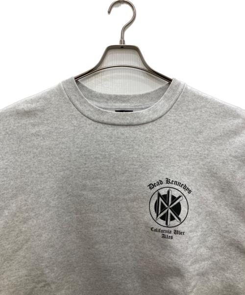 DEAD KENNEDYS（デッド・ケネディーズ）DEAD KENNEDYS (デッド・ケネディーズ) クルーネックスウェット グレー サイズ:ＸＬの古着・服飾アイテム