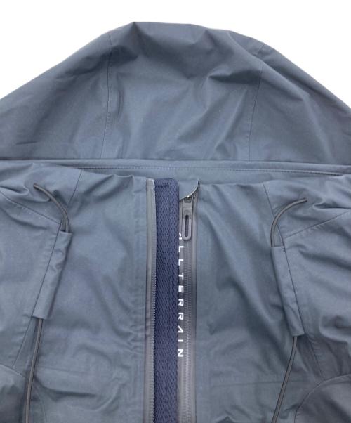 DESCENTE ALLTERRAIN（デザイント オルテライン）DESCENTE ALLTERRAIN (デザイント オルテライン) HARD SHELL JACKET CREAS グレー サイズ:Mの古着・服飾アイテム