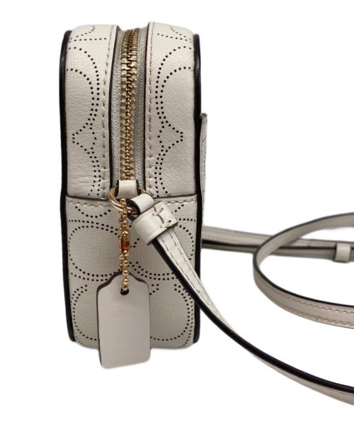 COACH（コーチ）COACH (コーチ) パフォレイテッド シグネチャー ショルダーバッグ ホワイト サイズ:-の古着・服飾アイテム