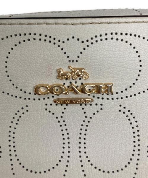 COACH（コーチ）COACH (コーチ) パフォレイテッド シグネチャー ショルダーバッグ ホワイト サイズ:-の古着・服飾アイテム