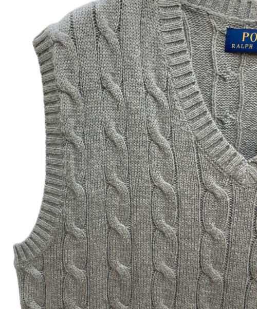 POLO RALPH LAUREN（ポロ・ラルフローレン）POLO RALPH LAUREN (ポロ・ラルフローレン) M CLASSICS 2 ケーブルニットベスト グレー サイズ:S 未使用品の古着・服飾アイテム