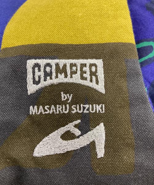 CAMPER（カンペール）CAMPER (カンペール) masaru suzuki 総柄ハンドバッグ マルチカラーの古着・服飾アイテム