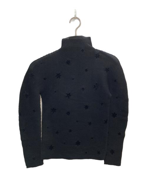 me ISSEY MIYAKE（ミーイッセイ ミヤケ）me ISSEY MIYAKE (ミーイッセイ ミヤケ) 星柄プリーツカットソー ブラック サイズ:FREEの古着・服飾アイテム
