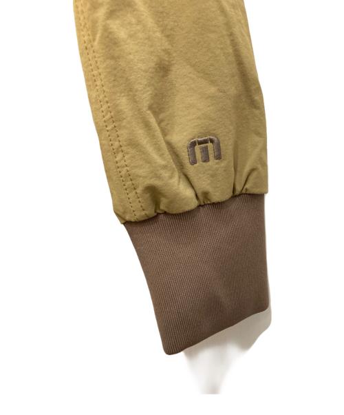 TravisMathew（トラヴィスマシュー）TravisMathew (トラヴィスマシュー) ナイロンジップジャケット ベージュ サイズ:Lの古着・服飾アイテム