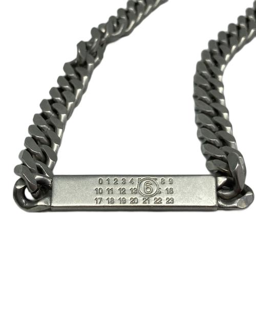 MM6 Maison Margiela（エムエムシックスメゾンマルジェラ）MM6 Maison Margiela (エムエムシックスメゾンマルジェラ) EMBOSS NUMERIC NECKLACE シルバーの古着・服飾アイテム