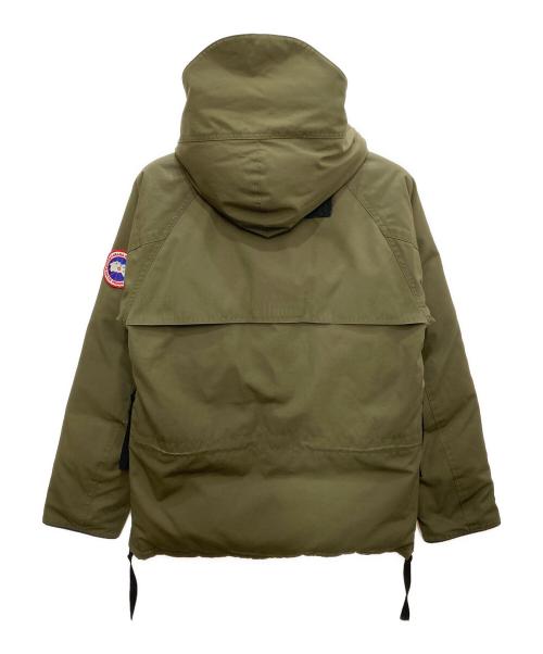 CANADA GOOSE（カナダグース）CANADA GOOSE (カナダグース) カムループスダウンジャケット オリーブ サイズ:Mの古着・服飾アイテム