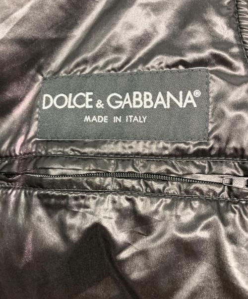 DOLCE & GABBANA（ドルチェ＆ガッバーナ）DOLCE & GABBANA (ドルチェ＆ガッバーナ) エナメル中綿フードベスト ブラック サイズ:SIZE 44の古着・服飾アイテム